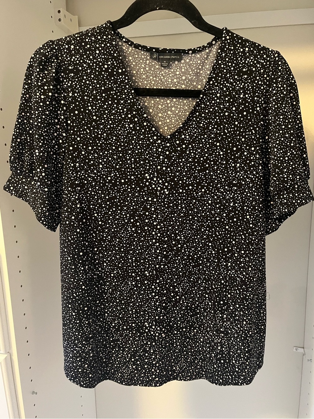Adrianna Papell Black V-Neck Short Sleeve Speckled Blouse